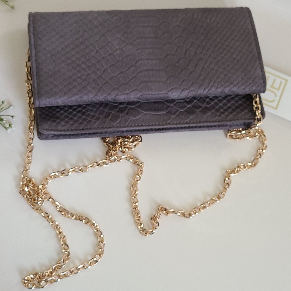 ⛔️SOLD⛔️ Urban Expressions Clutch - Picture 2 of 16